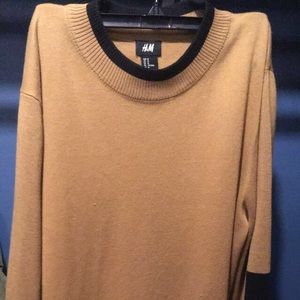 HM tan sweater with black colorblocking/two tone